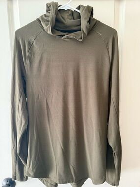 lululemon athletica License to Train Olive Green Lightweight Hoodie - Medium